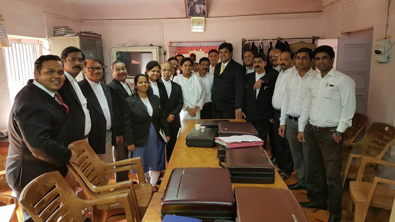 Adv. Harshad Bhadbhade with members of the Bar